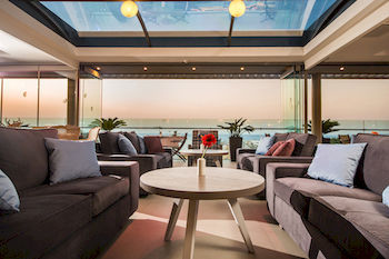 Hotel Lounge
