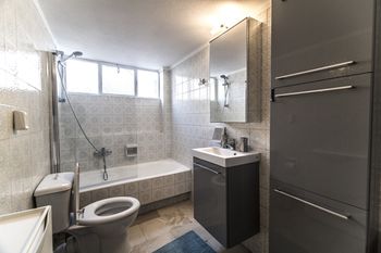 Stunning Central Apartment photo 3