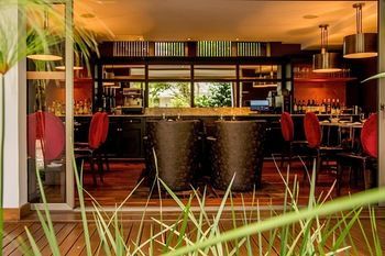 Hotel Bar