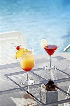 Poolside Bar