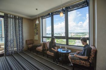 Executive Lounge