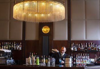 Hotel Bar