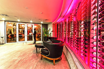 Hotel Bar