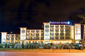 Hotel Front - Evening or Night