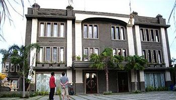 Hotel Nirwana Suites photo 3