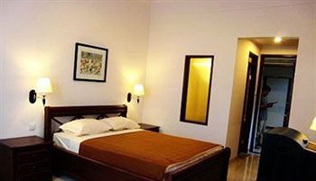 Hotel Nirwana Suites photo 4