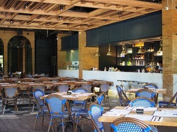 Hotel Bar