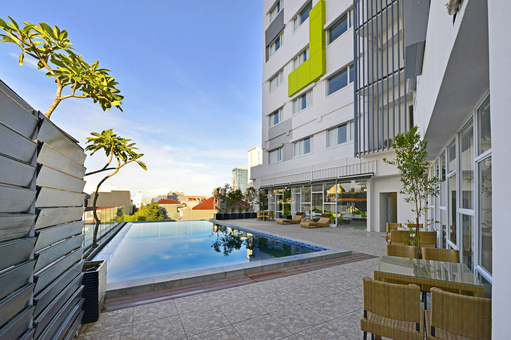 Whiz Prime Hotel Hasanuddin Makassar image 1