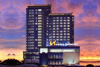 Swiss-Belhotel Makassar image 1