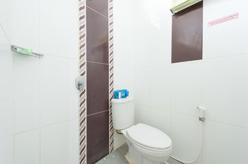 Airy Tatura Emmy Saelan 33 Palu photo 2