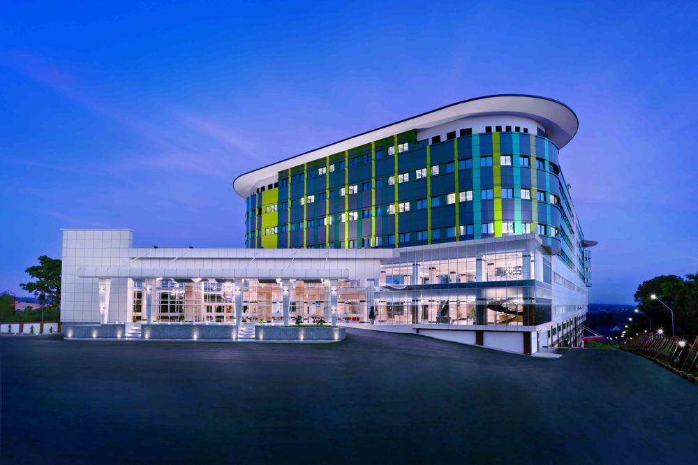 CK Tanjungpinang Hotel & Convention Centre image 1