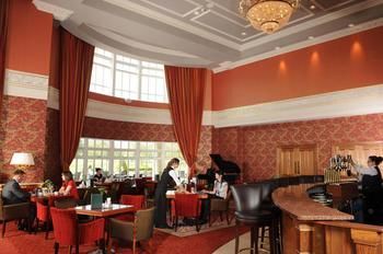 Hotel Bar