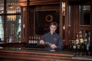 Hotel Bar