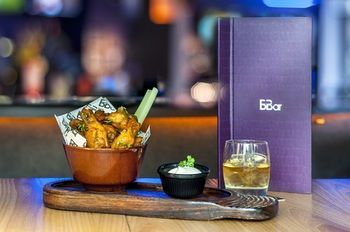 Hotel Bar