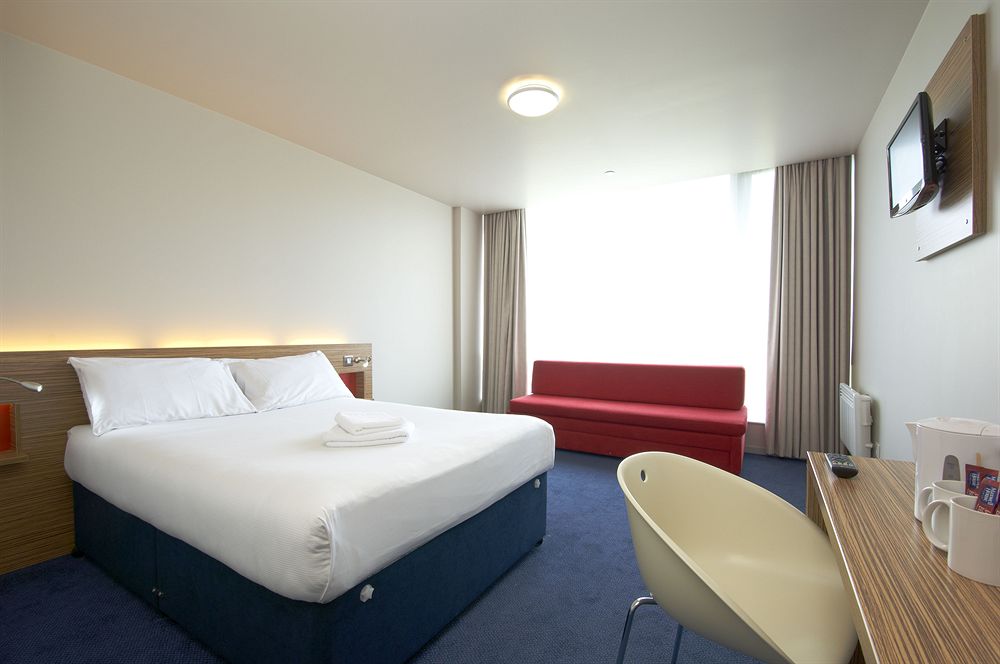 Travelodge Limerick Castletroy image 1