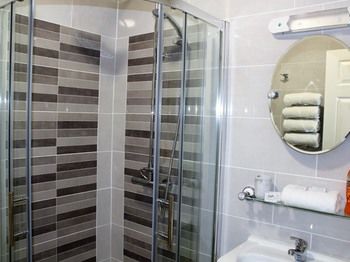 Wild Atlantic Way Accommodation Orchard Crescent photo 2