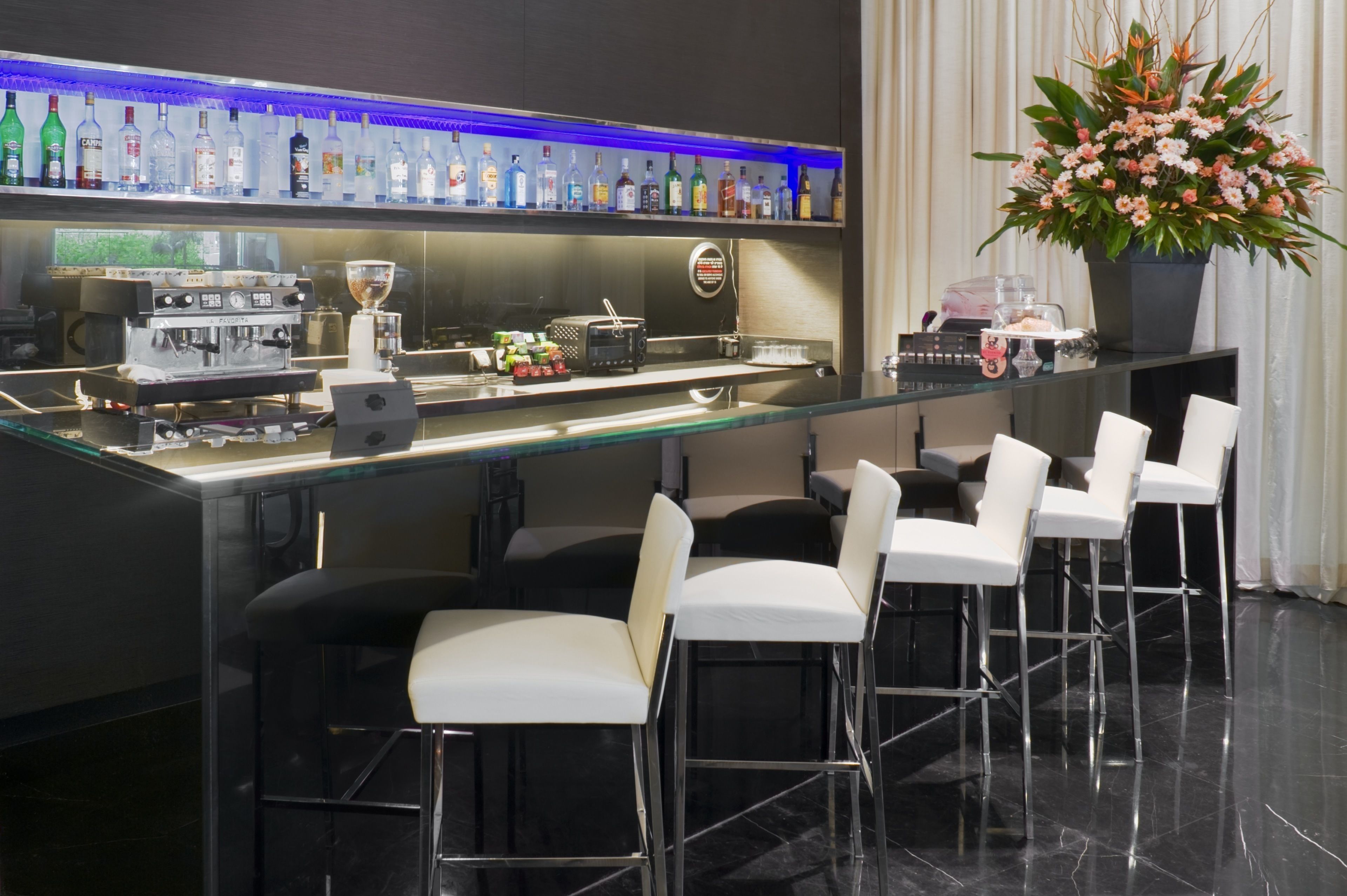 Hotel Bar
