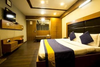 OYO Premium Gandhi Ashram Road II photo 3