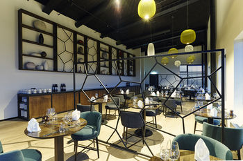 Food Court