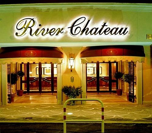 River Chateau Hotel image 1