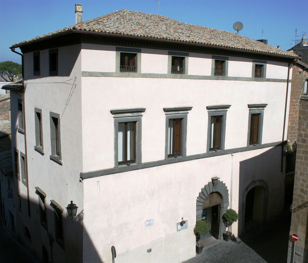 Hotel Palazzo Piccolomini image 1