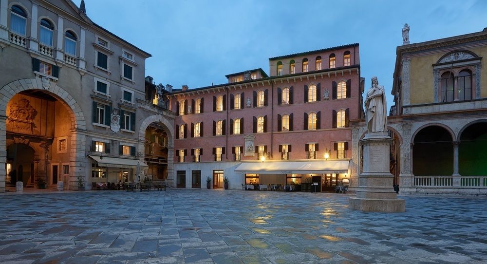 Lords of Verona Luxury Apartments image 1