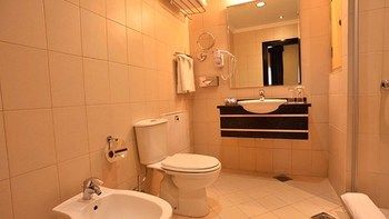 Warwick Il Palazzo Amman Hotel photo 2