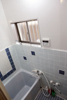 Bathroom 5, Himeji 588 Guesthouse – Hostel, Himeji