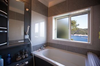 Tsubaki House photo 4