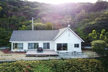 Tsubaki House
