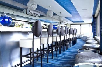 Hotel Lounge