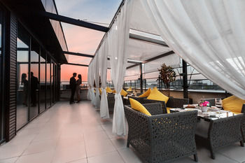 Hotel Bar