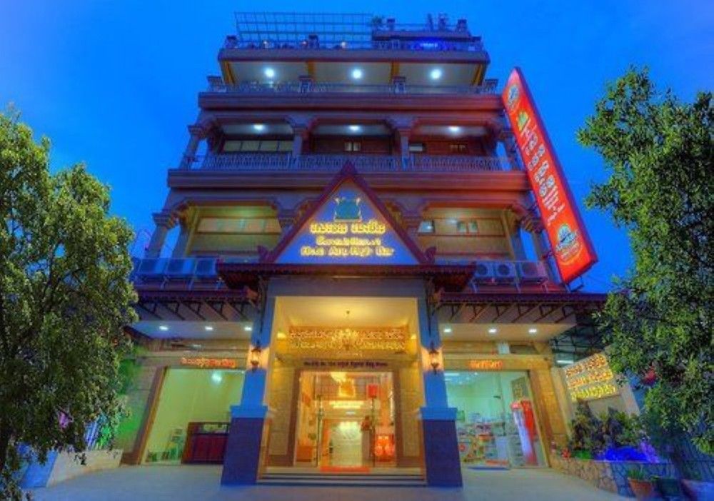 Seventh Heaven Hotel and High Bar 프놈펜 레일웨이 스테이션 Cambodia thumbnail