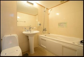Duksan Oncheon Tower Hotel photo 3