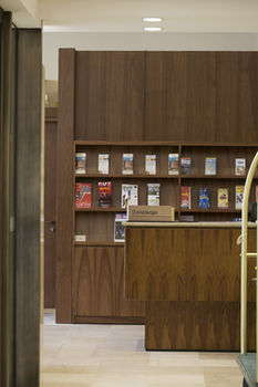 Concierge Desk