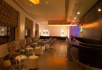 Hotel Bar
