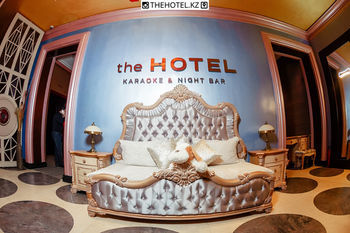 Hotel Lounge