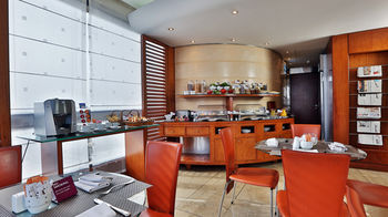 Executive Lounge