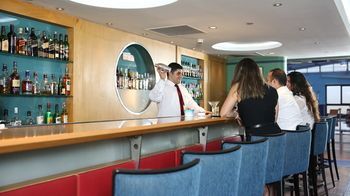 Hotel Bar