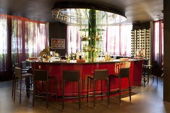 Hotel Lounge