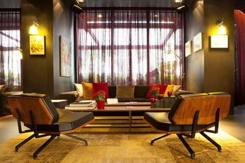 Hotel Lounge