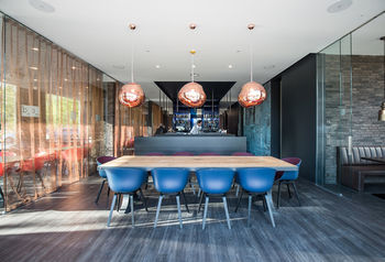 Hotel Bar