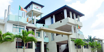 Night Station Hotel