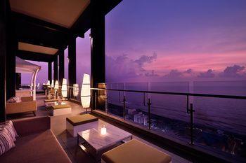 Hotel Lounge