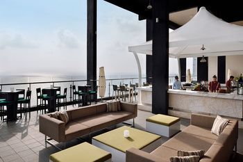 Poolside Bar