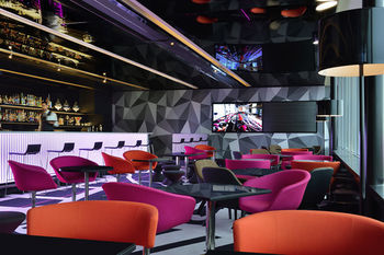 Hotel Bar