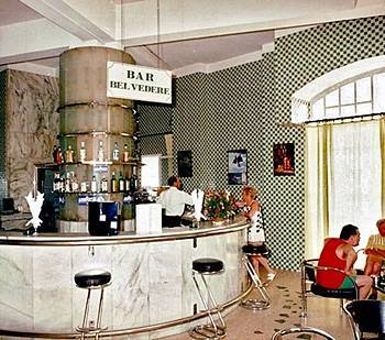 Hotel Bar
