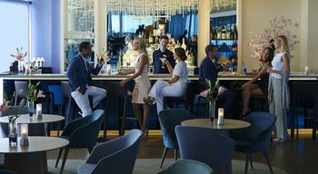 Couples Dining