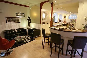 Hotel Lounge