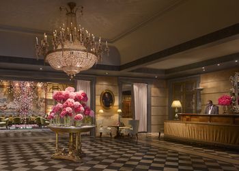 Hotel Lounge